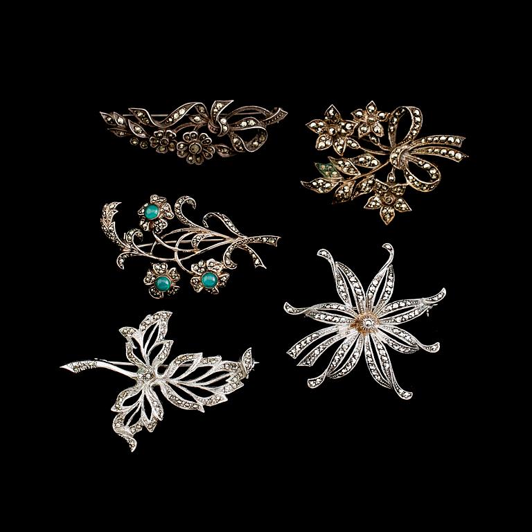 BROSCHER, 5 st, silver, 1900-talets första hälft.