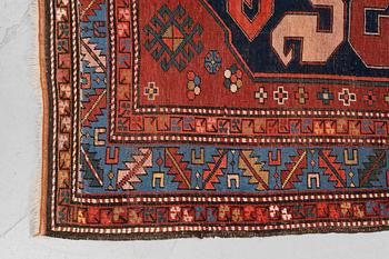 Matta, antik s.k. "Cloud band Kazak", ca 230 x 144 cm.