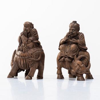 Two bamboo figurines, presumably Qing dynasty, 19th Century.