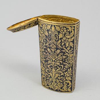 ETUI, förgyllt silver, sannolikt Turkiet, 1800-talets första hälft.