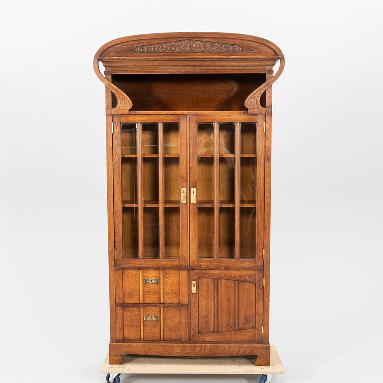 Vitrinskåp tidigt 1900-tal Jugend.