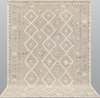 A Kelim carpet, c. 222 x 163 cm.