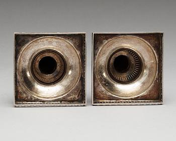 LJUSSTAKAR, ett par, av Stephan Westerstråhle, Stockholm 1794. Gustavianska.