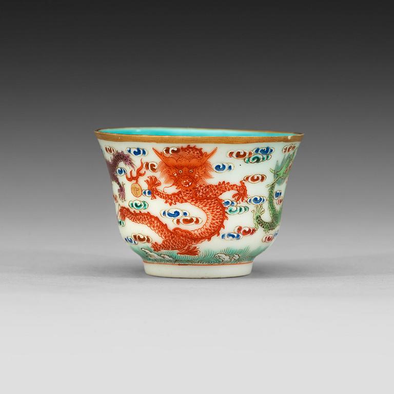 A famille rose dragon cup, Qing dynasty 19th century. With Daoguangs seal mark.