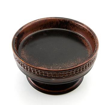 Stig Lindberg, footed bowl from Gustavsberg studio, late 20th century stoneware.