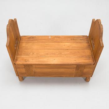 Eliel Saarinen, 3-piece nursery furniture set 'Elsa' for Oy Stockmann Ab, Keravan puusepäntehdas, Finland 1918.