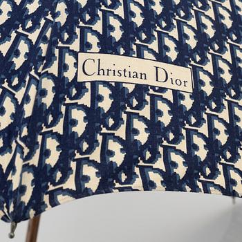 Christian Dior, paraply, glasögonfodral samt portmonnäer, 2 st.
