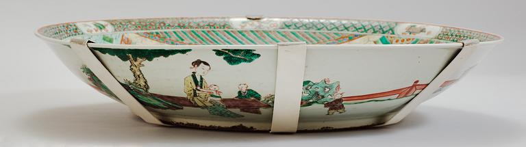 A massive famille verte charger, Qing dynasty.