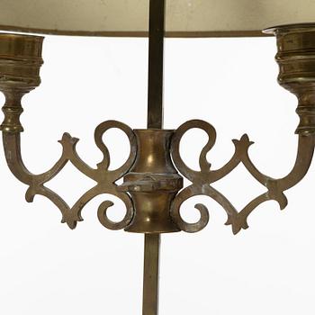 Skrivbordslampa för två ljus, sk bouilottelampa, 1800-talets slut.