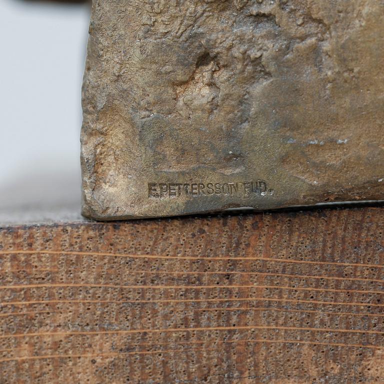 JOHN LUNDQVIST, bronsskulptur, signerad John Lundqvist. Gjutarstämplar E. Pettersson Fud.