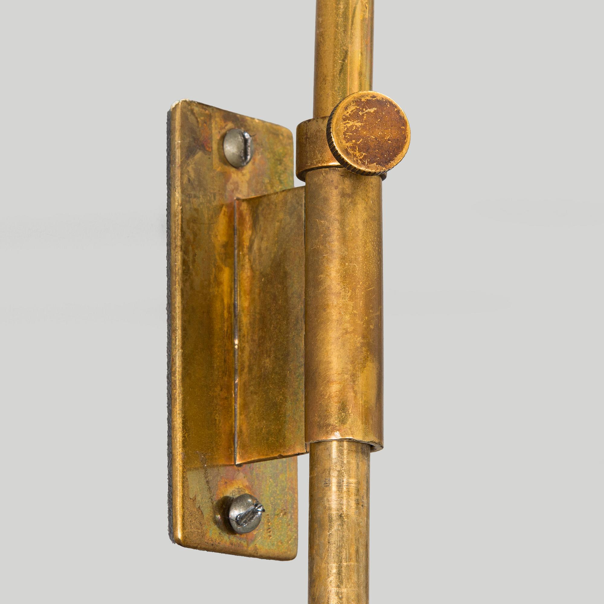 Paavo Tynell, a mid-20th-century '1699' wall lightlight for Taito / Idman.