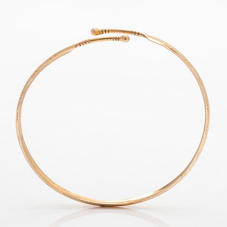 Kalevala koru, rannerengas 14K kultaa, Helsinki 1961.