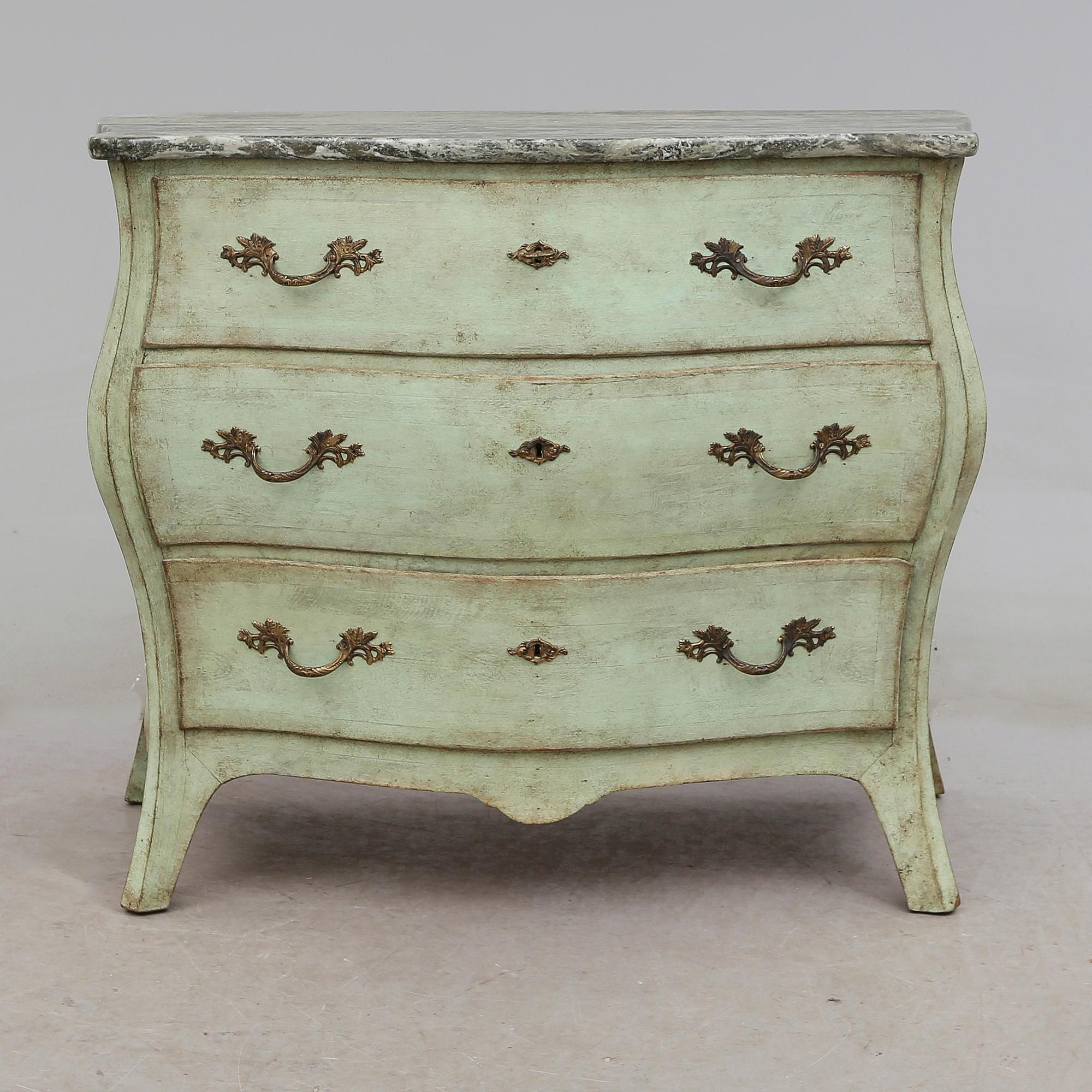 BYRÅ, rokokostil, 1900-talets första hälft.