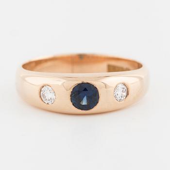 RING, med safir 0.31 ct samt två briljantslipade diamanter totalt 0.19 ct, JM Johansson, Göteborg, 1991.