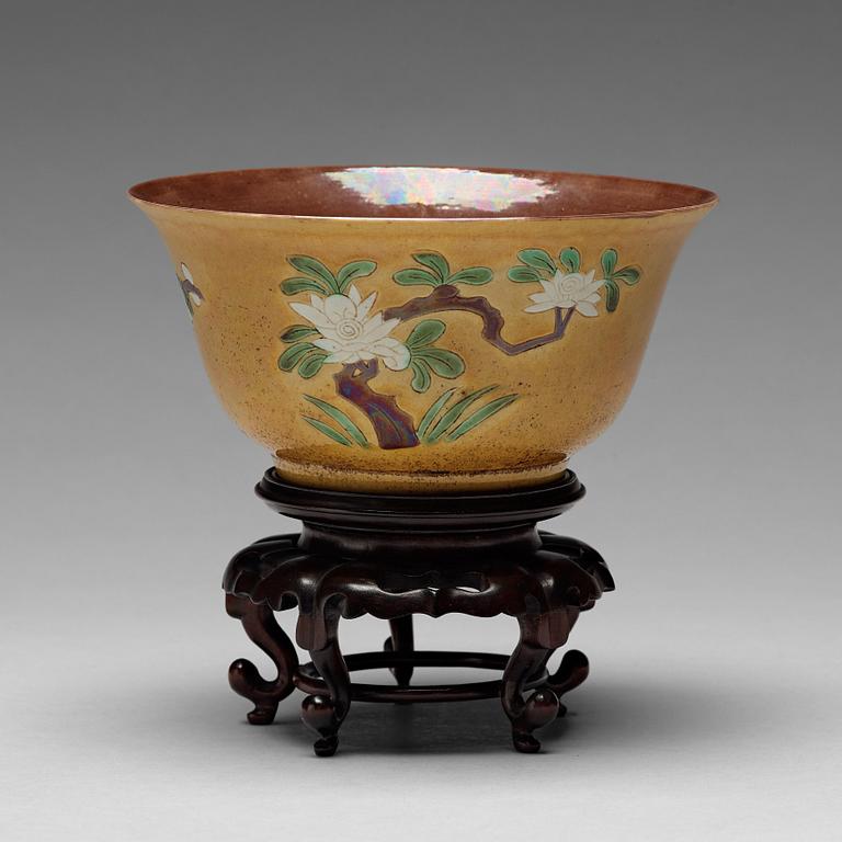 A brinial bowl, Qing dynasty, Kangxi (1662-1722).