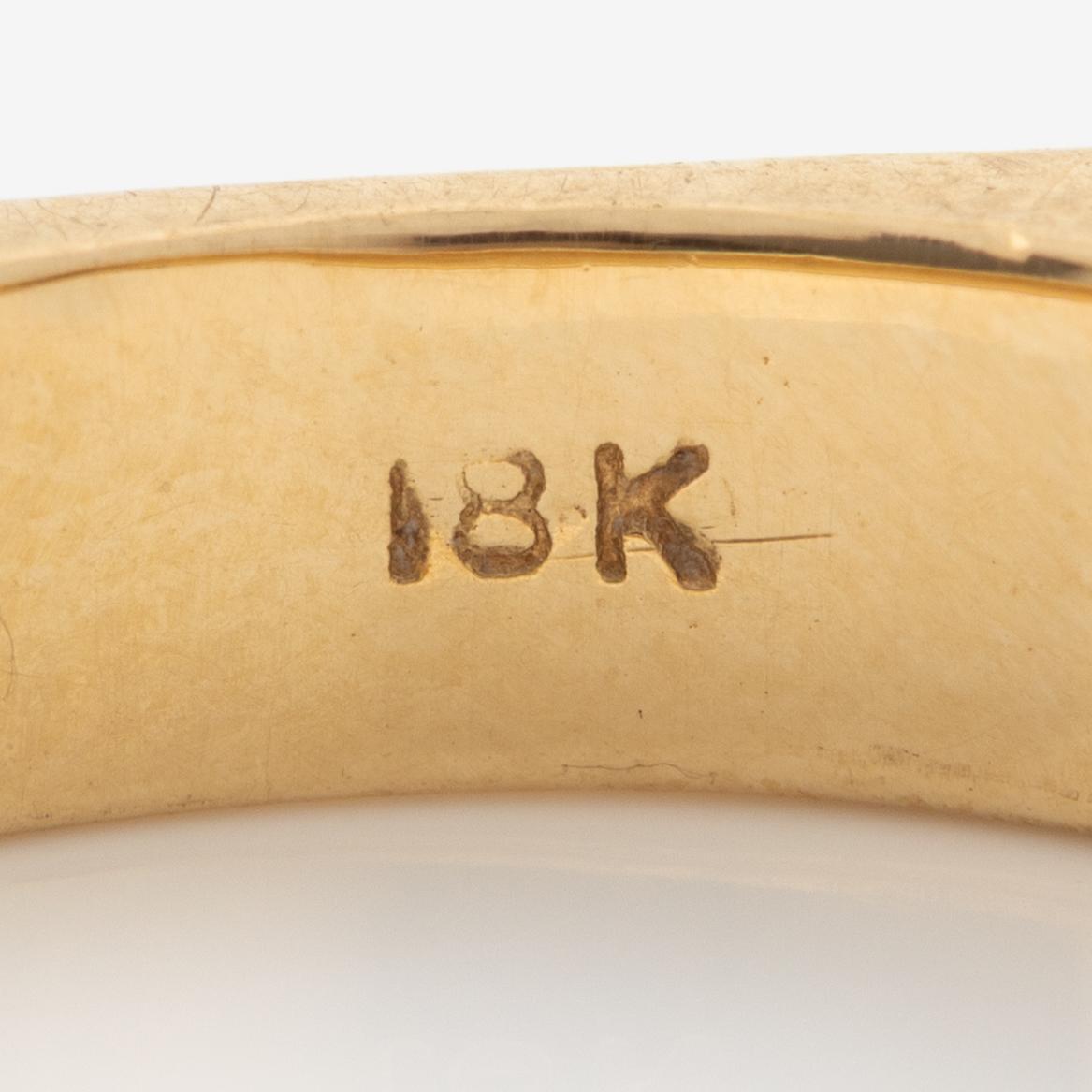 Alliance ring, 18K gold with five brilliant-cut diamonds totalling approximately 1 ct.