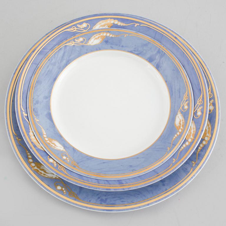 48 pieces of tableware from Royal Copenhagen, late 20th century.