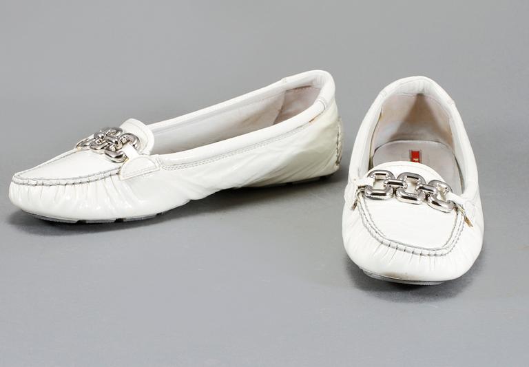 SKOR, Prada.