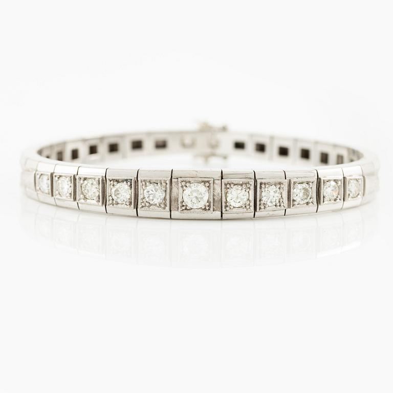 Armband 18K vitguld med runda briljantslipade diamanter.
