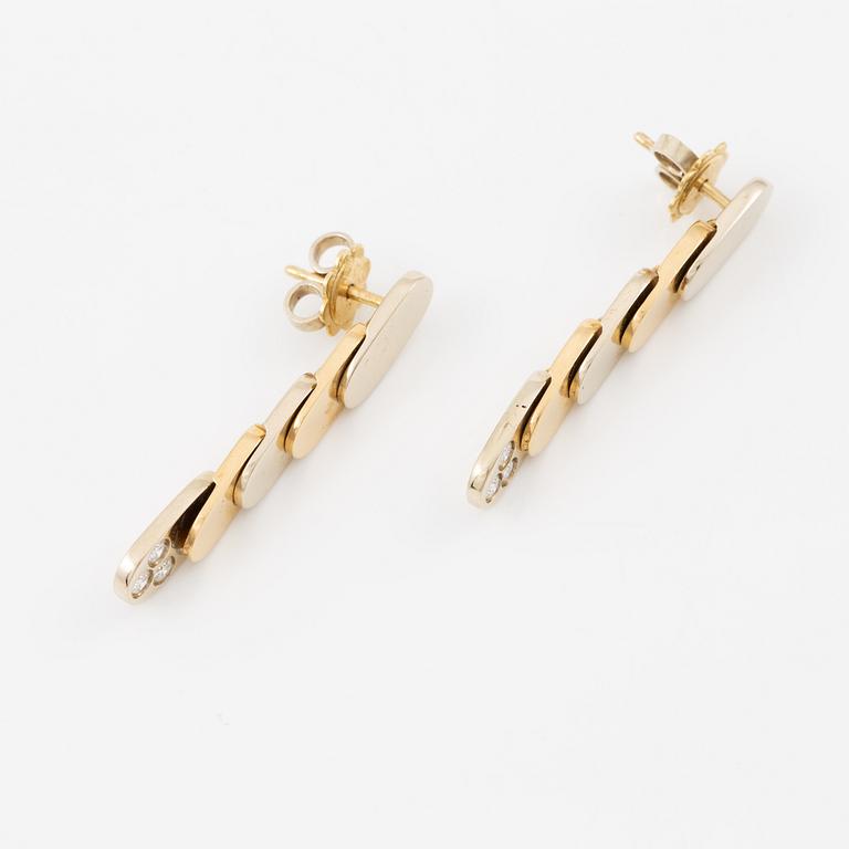 Gio Caroli, earrings, a pair, 18K gold with small brilliant-cut diamonds.