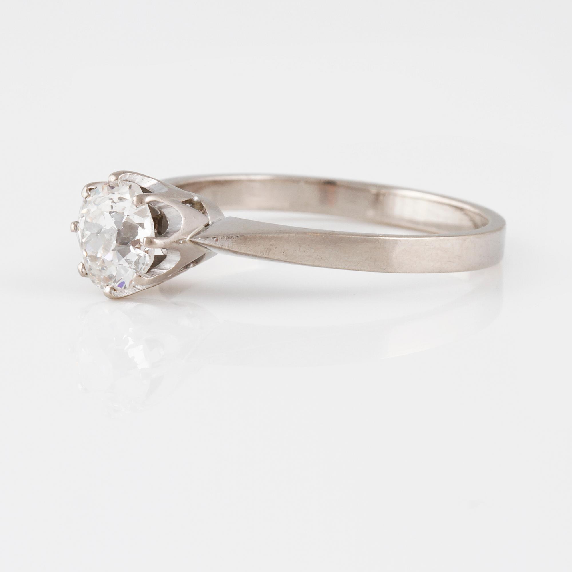 RING, 18K vitguld, gammalslipad diamant. Vikt 3,0 gram.