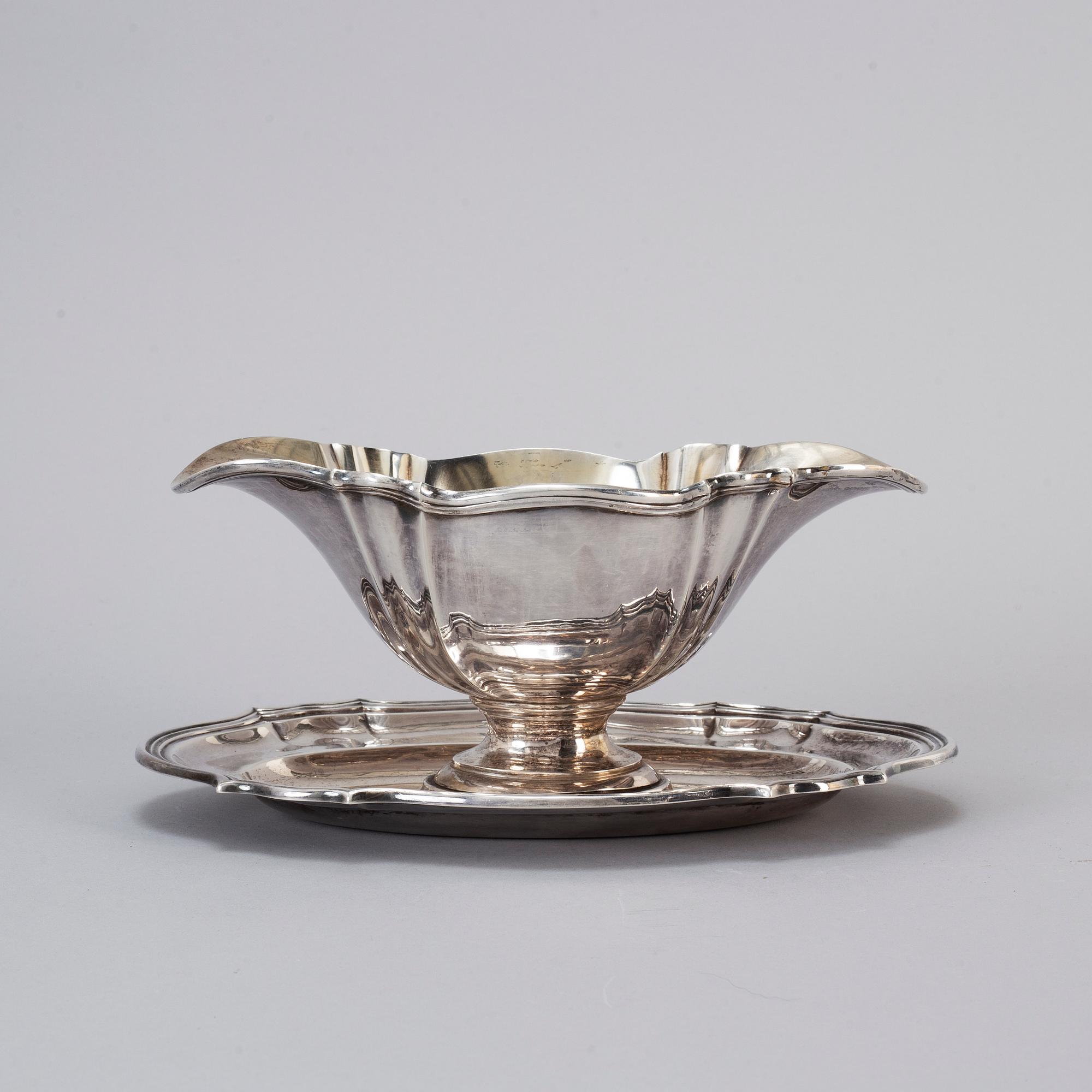 A MICHELSEN, a silver sauce bowl, Copenhagen 1919.