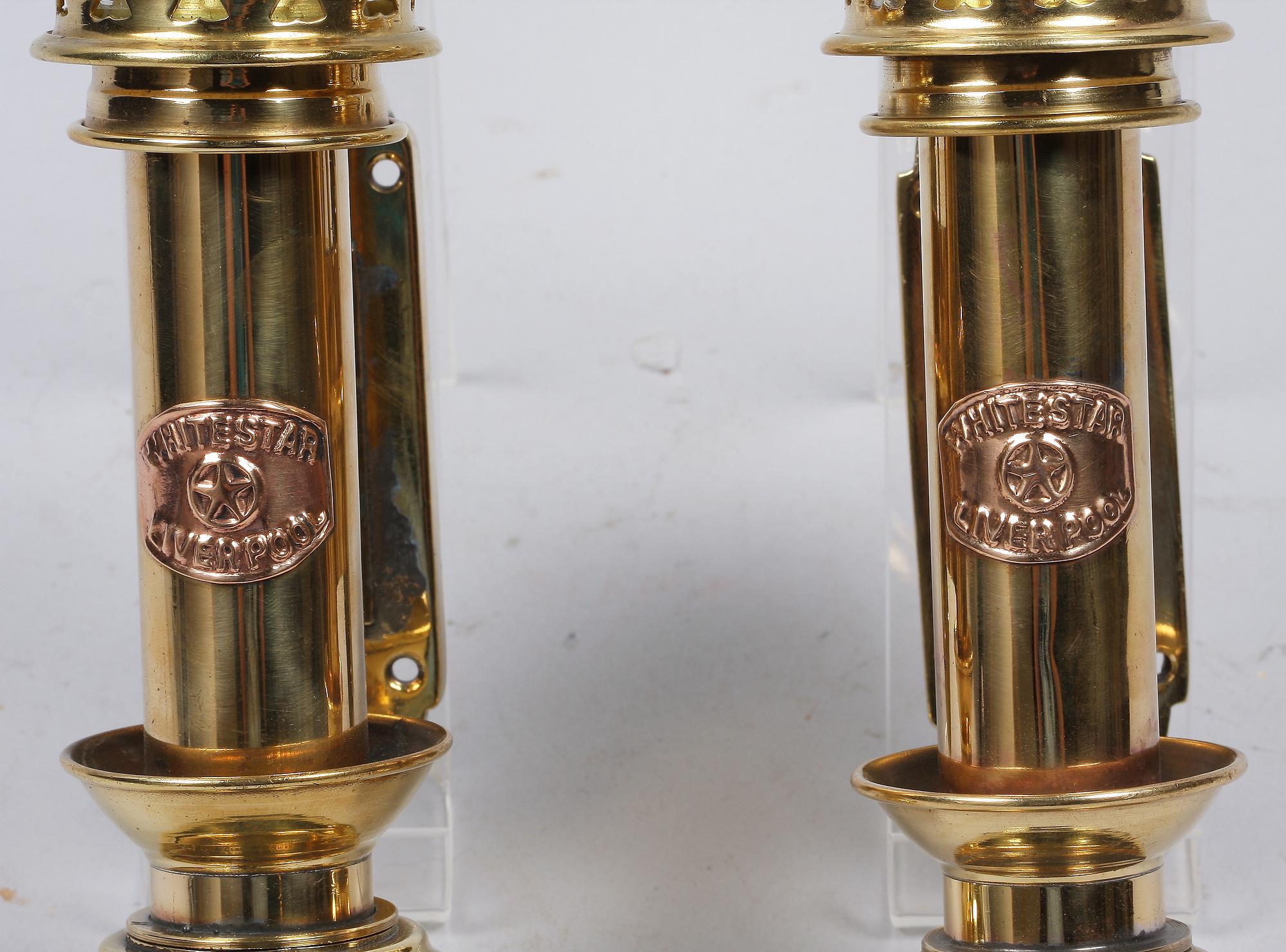 VÄGGBELYSNING, ett par, "fotogenlampor", metall/glas.