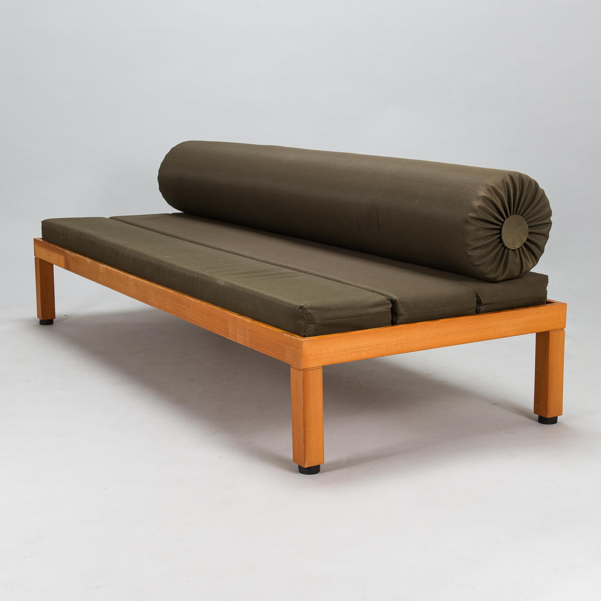 Haroma, Saarinen, and Salo, a sofa collaborative artistic design 1960.