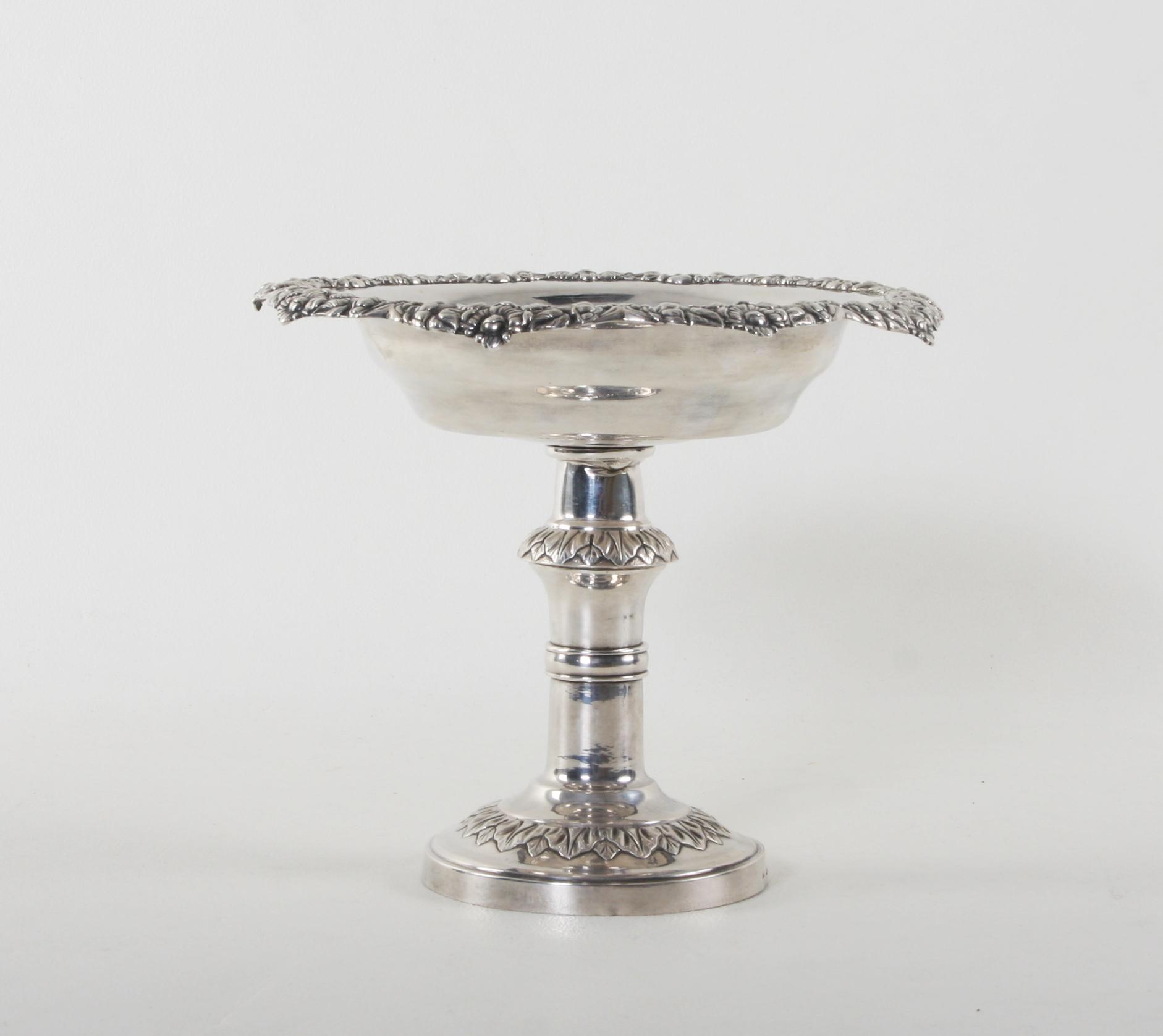 SKÅL PÅ FOT, silver. Gustaf Folcker, senempire 1840.
