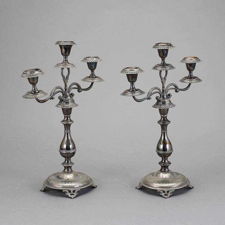 KANDELABRAR, ett par, nysilver, 1900-talets början.