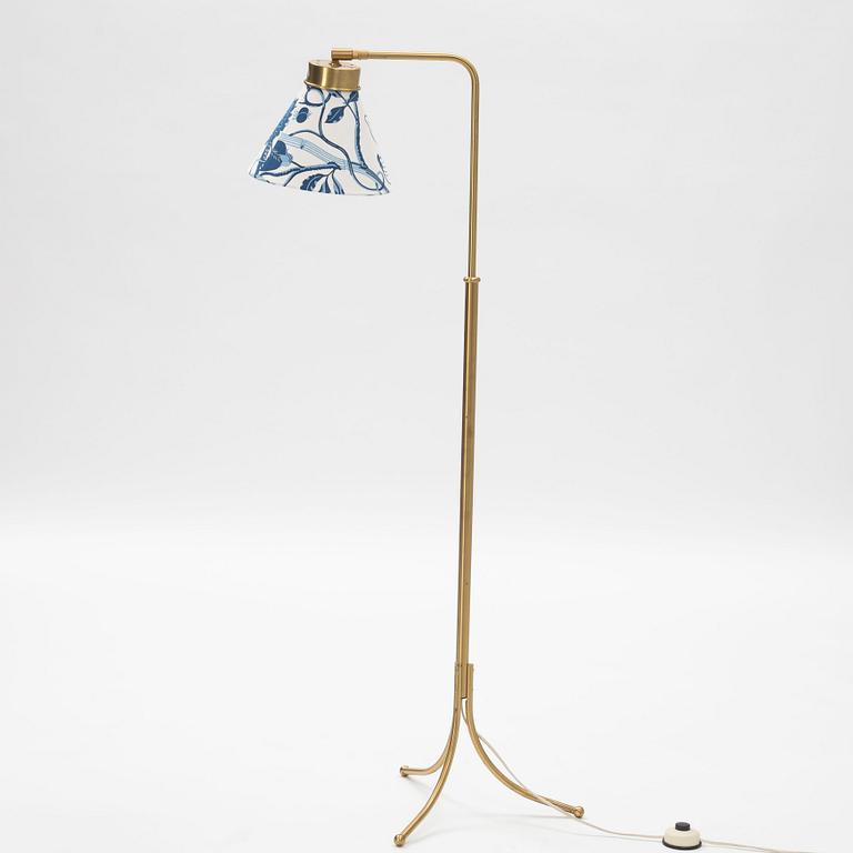 Josef Frank, golvlampa, modell "G 1842", Firma Svenskt Tenn, Stockholm.