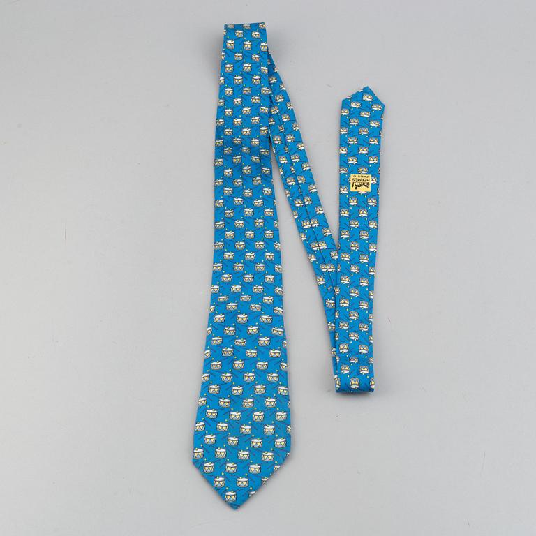 Hermès, three silk ties.