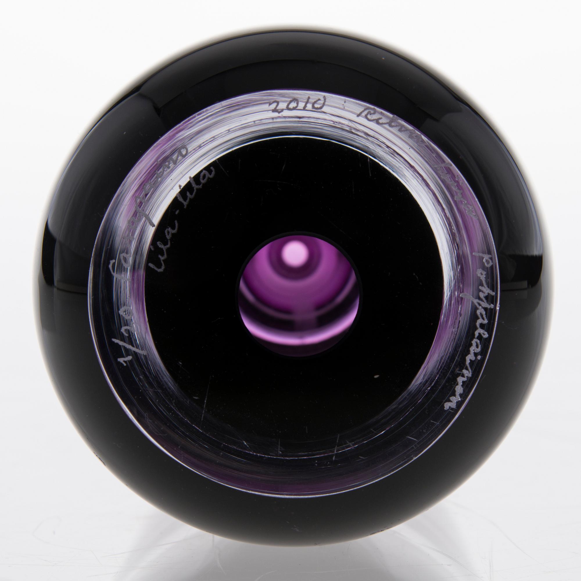 A glass sculpture signed 2010 Ritva-Liisa Pohjalainen 1/20 Tasapaino lila - lila.