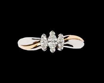 454. RING, three navette cut diamonds, tot. app. 0.35 cts.