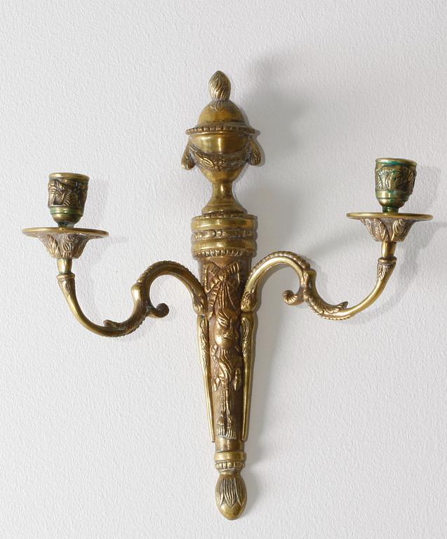 APPLIQUER. Ett par. Louis XVI-stil.