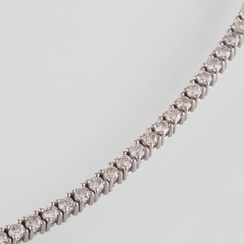 ARMBAND, 18K vitguld med briljantslipade diamanter ca 3.10 ct. Vikt 9,4 gram.