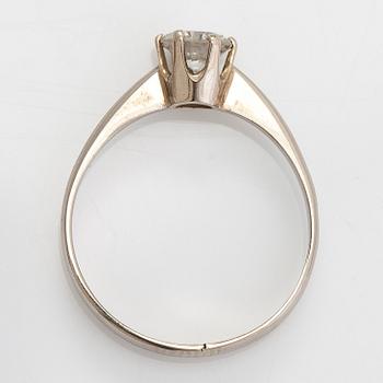 Ring, 14K vitguld, briljantslipad diamant ca 0.52 ct. Finska stämplar.