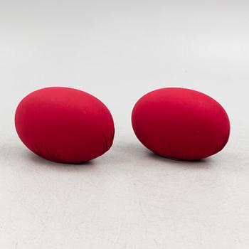 Denis Santachiara, sittpuffar/stolar, ett par, "Tato Egg Seat", Baleri, Italien, 2000-tal.