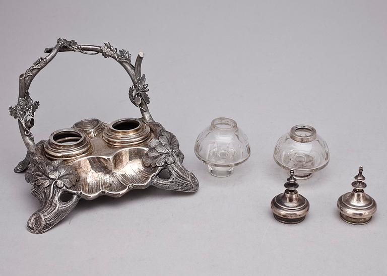 BLÄCKSTÄLL, silver, rokokostil, Samuel (Sam.) Pettersson 1859-1898(1965) Linköping. Tot vikt (exkl glas) ca 217g.