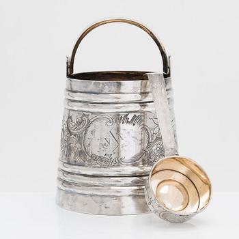 A vodka silver bucket with ladle, maker's mark of Ilya Prokopovich Prokofiev, Moscow 1899-1908.