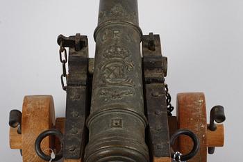 SALUTKANON, brons, 1900-tal.