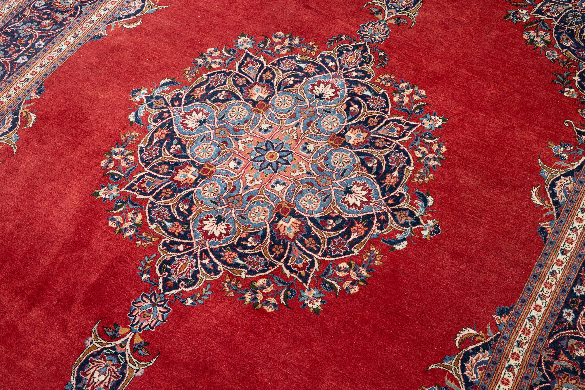 Semi-antique Keshan carpet, approx. 319 x 216 cm.