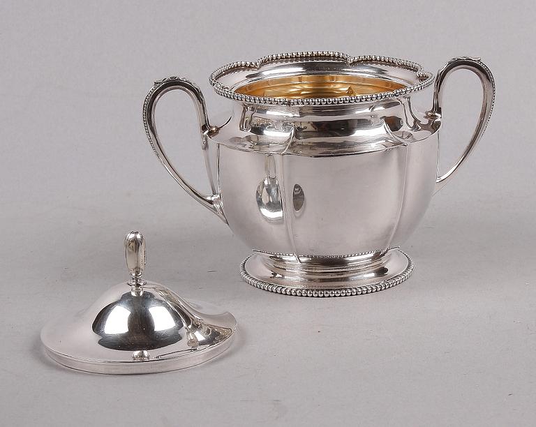 KAFFESERVIS, 3 delar, silver, CG Hallberg Stockholm 1920. Tot vikt 1085 gram.