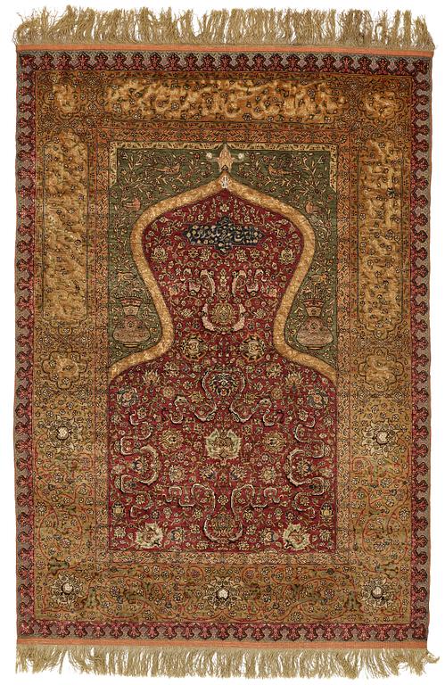 Matta, antik silke Kum Kapi med metallbroschering, Istanbul omkring 1910, "Sultan's Head Prayer" design.