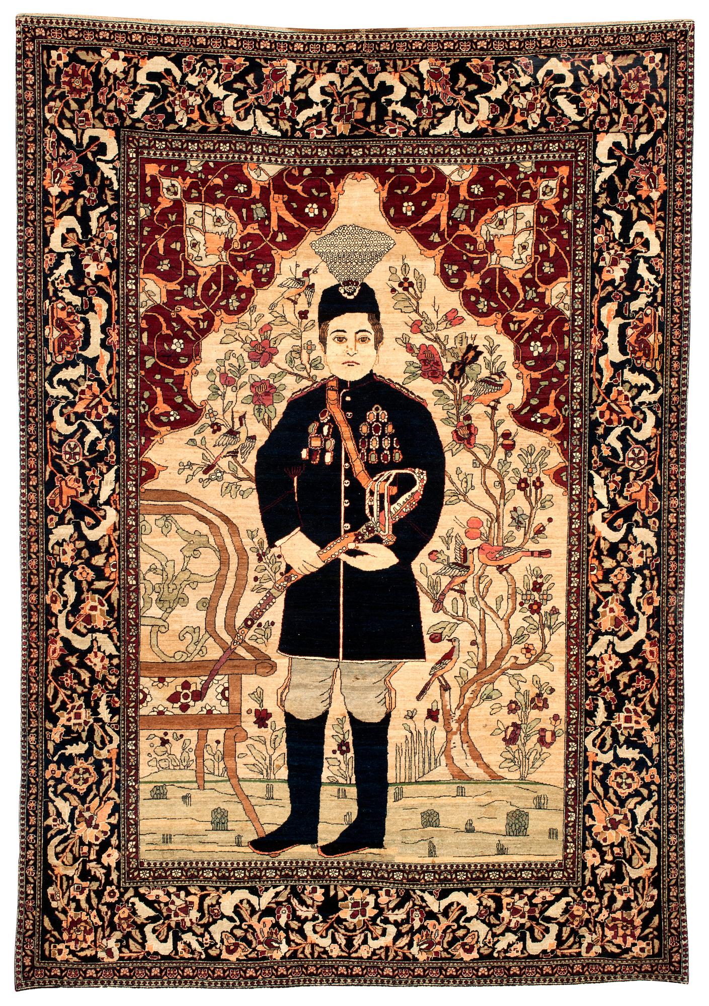 SEMI-ANTIQUE ESFAHAN FIGURAL. 205 x 143,5 cm.