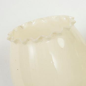 Paavo Tynell, A mid-20th century made to order wall light for Taito.