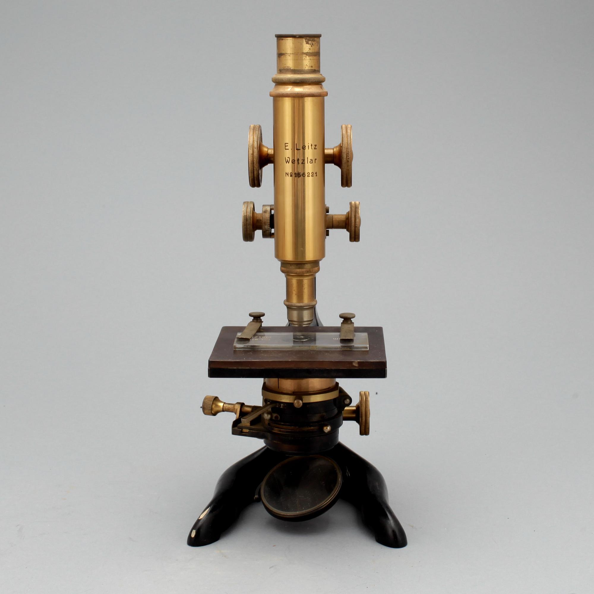 MIKROSKÅP, Ernst Leitz, Wetzlar, Tyskland, 1900-talets första hälft.