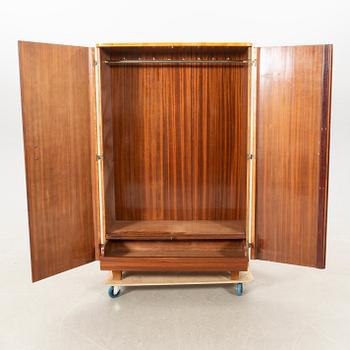 Wardrobe, first half of the 20th century.