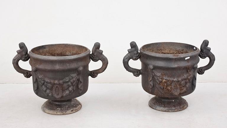 URNOR, ett par, gjutjärn, Stavsjö, 1900-tal.