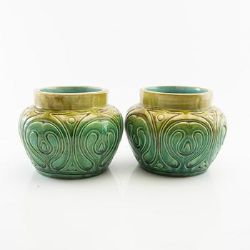 Albin Hamberg outer cover a pair of Höganäs stoneware from the 1890s.